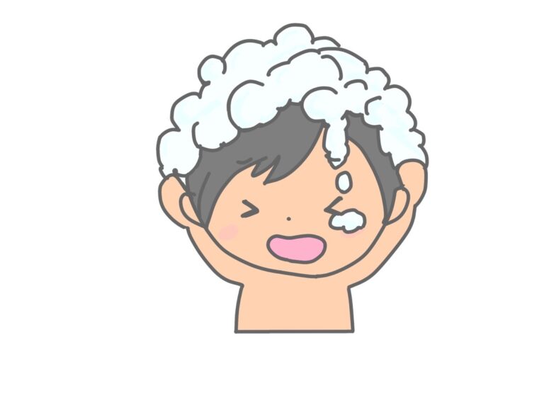 シャンプーする男の子